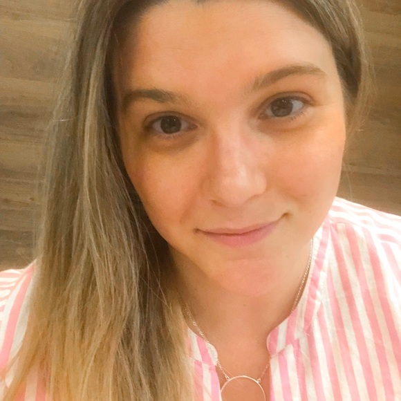 Meet your Posher, Whitney - Picture 3 of 8